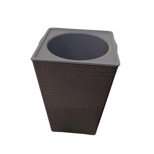 Jardinière carrée marron motif brique en relief vue de dessus montrant le réservoir intégré