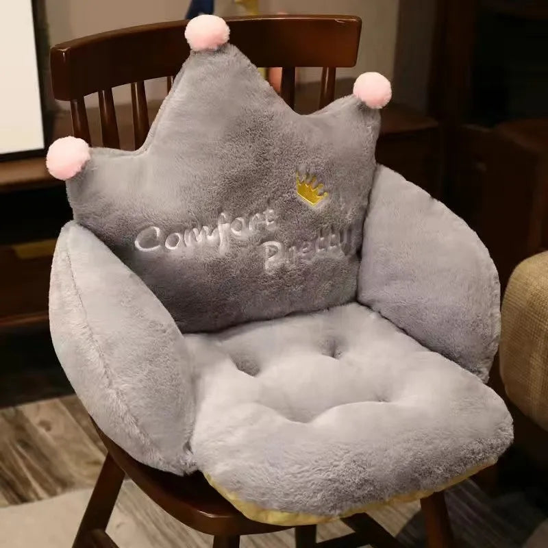 Coussin de chaise design ludique, vue en situation dans un intérieur chaleureux