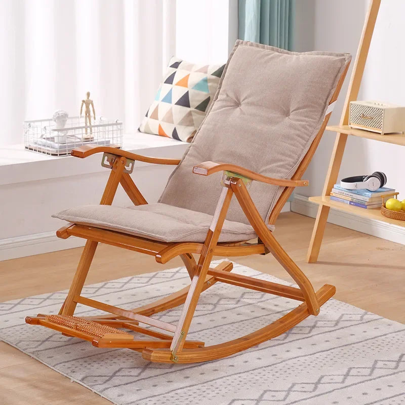 Coussin de chaise longue à bascule moderne, vue en situation dans un intérieur chaleureux