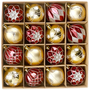 Ensemble de seize boules de Noël colorées avec motifs festifs variés disposées pour décoration sapin