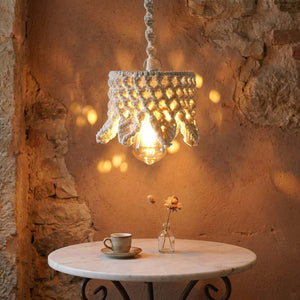 Abat-jour macramé suspendu table bistro café ambiance chaleureuse