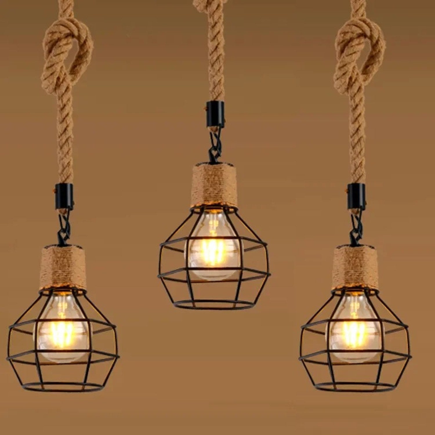 Suspension industrielle cage métal noir corde chanvre modèle diamant allumée