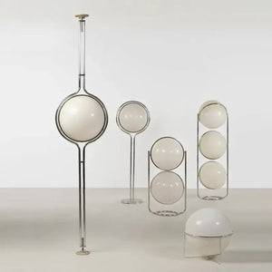 Gamme de lampadaires boule chromés de tailles différentes