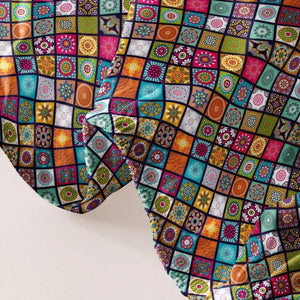 Gros plan sur le tissu et les finitions du drap housse