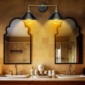 Applique murale double vintage style industriel éclairant un plan de vasque en salle de bain au style marocain