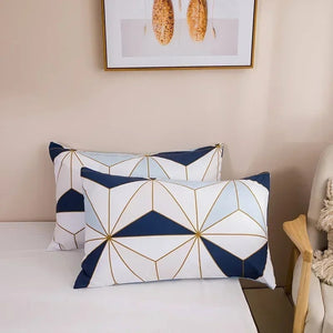 Gros plan sur le tissu en microfibre à motifs géométriques dorés