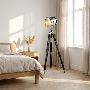 Lampadaire projecteur argenté trépied métal chambre design scandinave