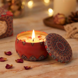 Bougie parfumée mandala rouge boîte étain fleurs séchées