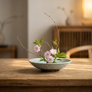 Vase japonais en céramique céladon pour composition florale ikebana