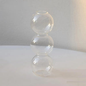 Vase en verre transparent S style nordique fond blanc