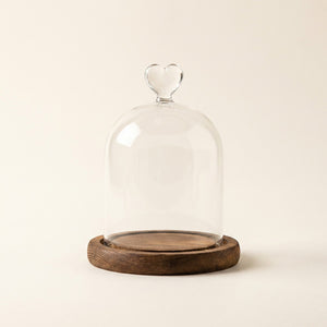 Cloche verre silhouette cœur base bois