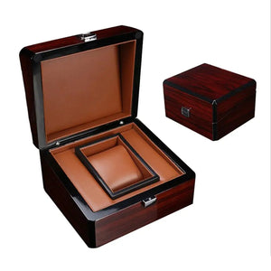 Coffret montre bois laqué vu ouvert et fermé fond blanc deux angles