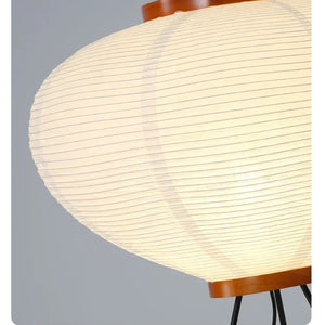 Lampe japonaise en papier de riz dans un intérieur moderne