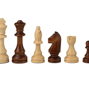 Détail pièces d'échecs en bois massif - roi, reine, tour, fou, cavalier, pion