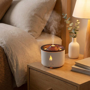 Diffuseur ultrasonique volcan sur table de chevet dans une chambre à coucher cosy