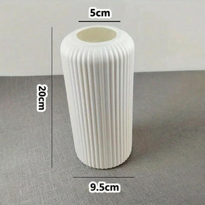 Dimensions du vase à rainures hauteur 20cm diamètre 9,5cm ouverture 5cm