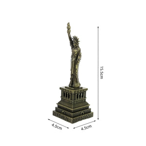 Dimensions de la statue 15,5 cm de hauteur et base de 4,5 cm