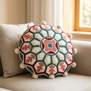 Housse de coussin ronde brodée mandala modèle Mosaïque Corail turquoise et corail