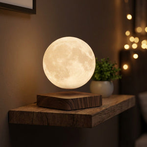 Lampe lune flottante sur une étagère de salon