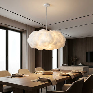 Lampe nuage suspendue 70-80 cm dans un salon spacieux avec lumière douce