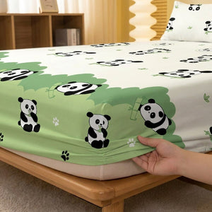 Coin élastiqué du drap-housse panda tendu sur le matelas