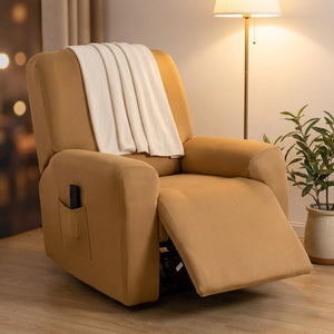 Housse de fauteuil relax beige dans un coin lecture avec un lampadaire et un plaid