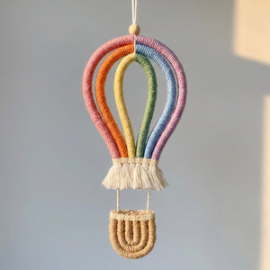 Détail texture corde de coton multicolore ornement suspendu