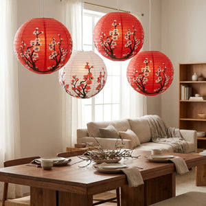 Lanternes japonaises en papier dans un salon chaleureux réaliste