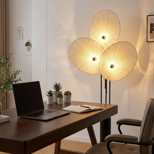 Lampadaire LED artistique dans un bureau moderne design