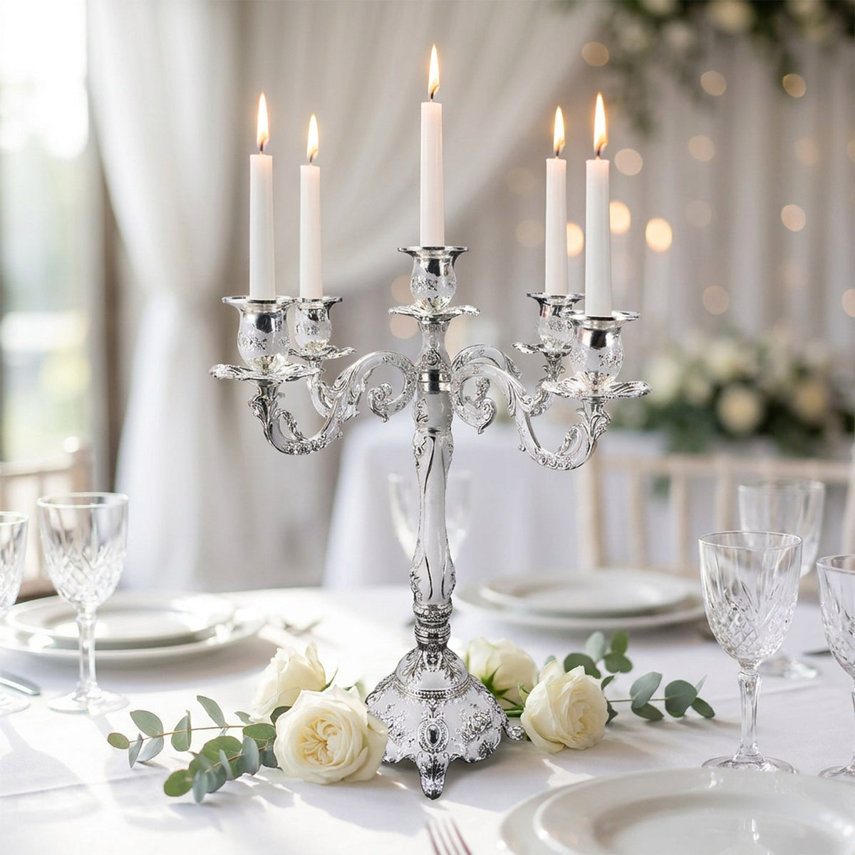 Chandelier 5 bras argenté en décoration de table de mariage
