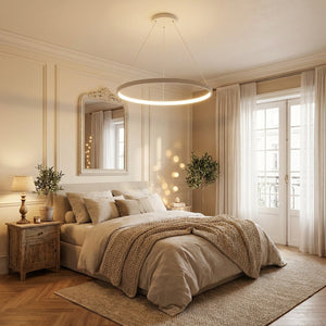 Lustre anneau LED dans une chambre cosy