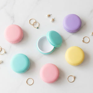 Boîtes à bijoux macaron pastel, 6 couleurs sur marbre avec bijoux