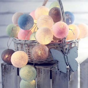 Guirlande lumineuse boules de coton multicolores pastel lumineuses