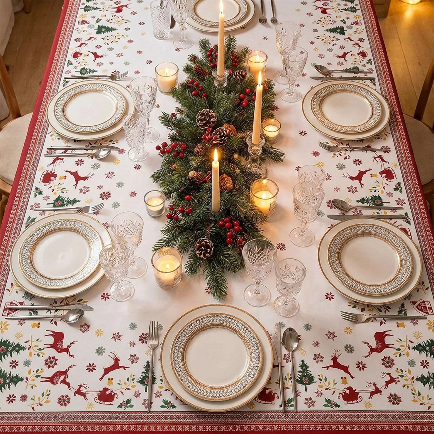 Nappe de Noël imperméable sur table de réveillon décorée