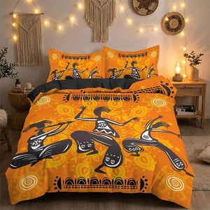 Parure de lit style africain dans une chambre bohème avec guirlande lumineuse et macramé