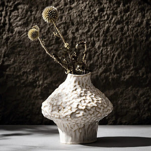 Vase céramique wabi sabi modèle Rond blanc texturé avec fleurs séchées