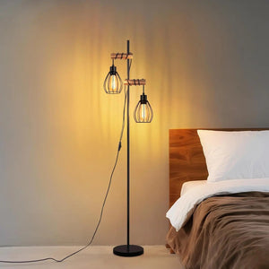 Lampadaire vintage industriel dans un intérieur style moderne