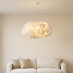 Suspension nuage LED dans un salon moderne avec canapé blanc