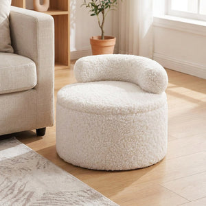 Tabouret pouf rond en bouclette blanche avec dossier arrondi dans un salon chaleureux