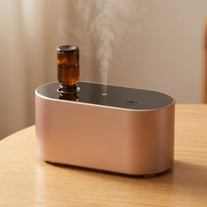 Diffuseur d'huile essentielle de couleur cuivre en gros plan