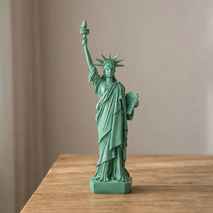 Statuette Statue de la Liberté résine verte 30 cm - variante Verte