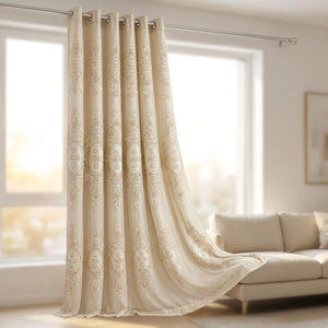 Rideau occultant coloris beige brodé de fleurs en relief