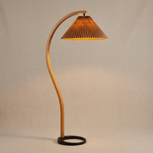 Lampadaire arc rétro bois coloris café abat-jour plissé vue produit complète