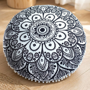 Coussin de sol mandala noir et blanc avec pompons