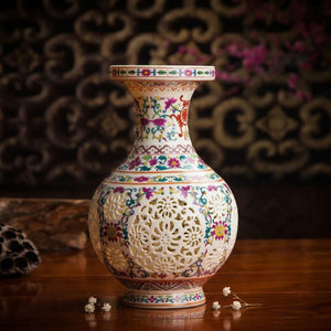 Modèle Amphore - Vase ajouré multicolore famille rose en porcelaine de Jingdezhen