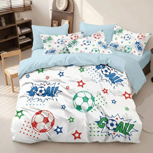 Parure de lit football enfant motif comics GOAL coloré sur un lit d'enfant