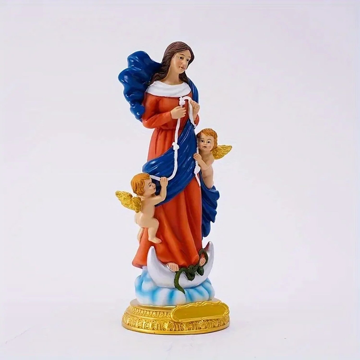Statue de la vierge Marie entourée de deux angelots dorés