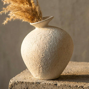 Détail texture imitation pierre vase céramique rétro