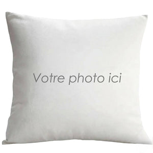Coussin personnalisé blanc avec espace pour ajouter une photo imprimée au centre, idéal pour créer un coussin décoratif unique.