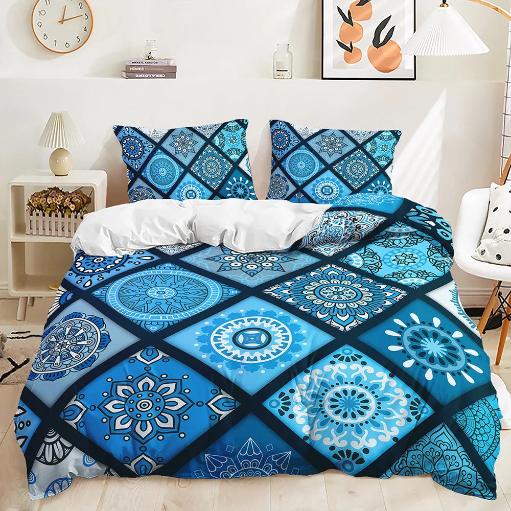 Parure de lit bohème motif mandala coloré avec mosaïque de mandalas décoratifs sur la housse de couette et les taies d’oreiller, présentée sur un lit dans une chambre lumineuse.